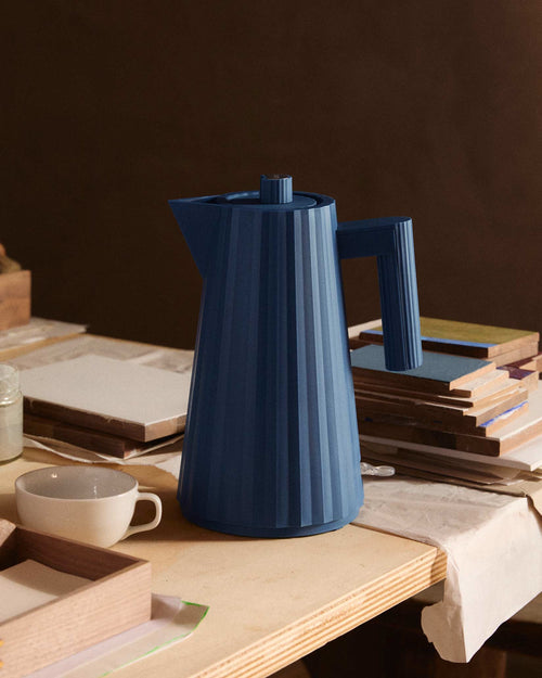 Plissé cl 170 || 1.80 oz Electric kettle. English plug Alessi 1